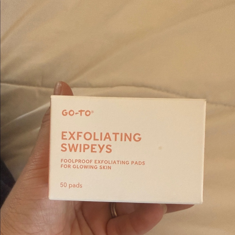 Go-To Exfoliating Swipeys in Cream Box